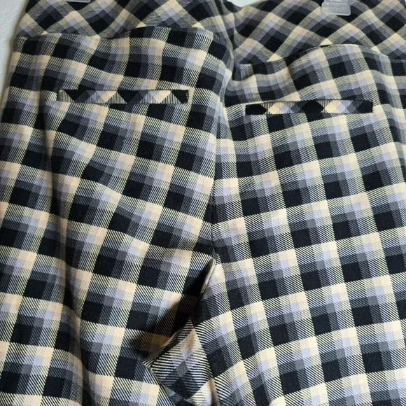 Torrid Plus Size 1R Black & Beige Plaid High-Waisted pocket pixie Flare Pant - Picture 14 of 16